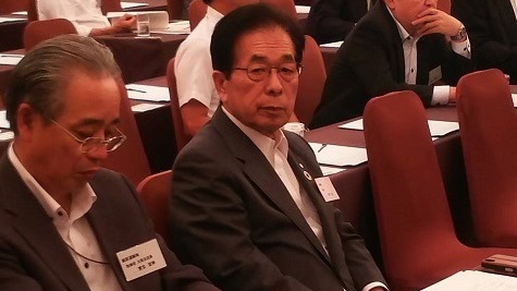 通常総会の様子　町長のアップ写真