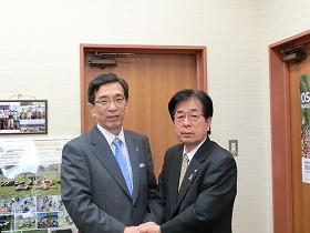 小河保之副知事と町長