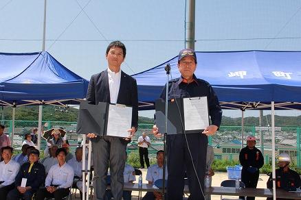 左 泉南薬剤師会 八田守也会長