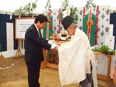 安全祈願をする田代町長