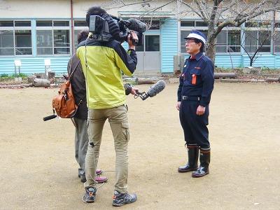 取材を受ける田代町長