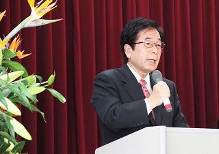 協働みさきの集いで挨拶する田代町長