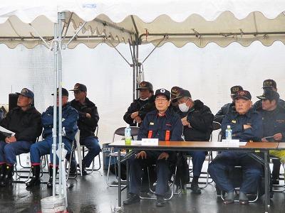 阪和林野消防総合訓練を視閲する田代町長
