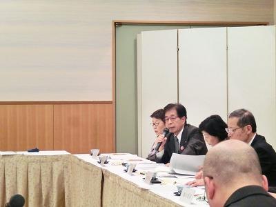 大阪府人権教育推進懇話会で発言する田代町長