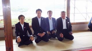 左より田代町長、尾花正啓和歌山市長、池田薫近畿整備局副局長、上山章善湯浅町長