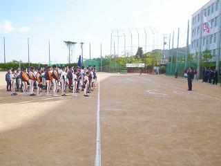 大阪府スポーツ少年団ソフトボール大会で挨拶する田代町長