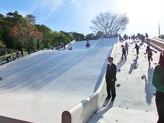 永楽ゆめの森公園を視察する田代町長