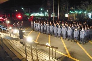 岬町消防団年末夜警出陣式の様子