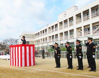 出陣式で挨拶する田代町長