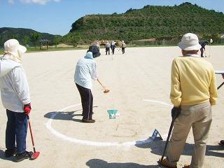 岬町長生会グラウンドゴルフ大会の様子