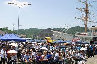 多くの人で賑う深日港フェスティバルの様子