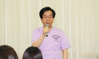第27回全日本ビーチバレー女子選手権大会の開会式で挨拶する田代町長