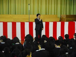 講評を述べる田代町長