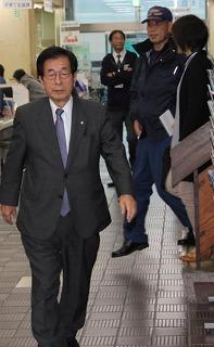 避難場所へ向かう田代町長