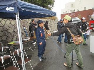 J：COMの取材を受ける田代町長