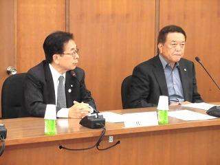 本協議会の今後について発言する田代岬町長