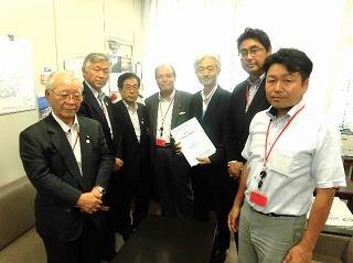 左から辻下岬町議会議員、水野阪南市長、田代岬町長、道工岬町議会議長、東官房審議官、土井大阪府議会議員、畑中阪南市議会副議長