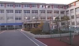 岬中学校の校舎の写真