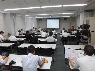 第二阪和国道(淡輪ランプ~平井ランプ)の工事状況説明会の様子2