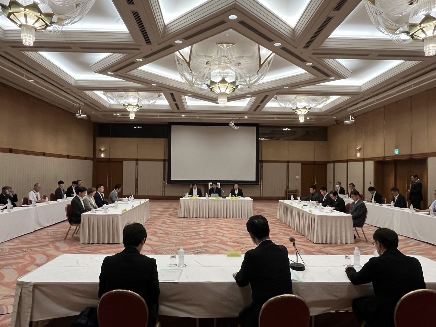 会議の様子1