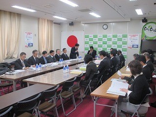 大阪維新の会大阪府議会議員団への要望の様子その1