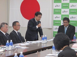 大阪維新会大阪府議会議員団への要望の様子その2