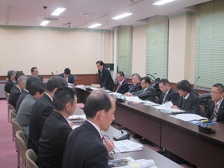 自由民主党無所属大阪府議会議員団へ要望の様子その1