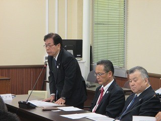 自由民主党無所属大阪府議会議員団へ要望の様子その2